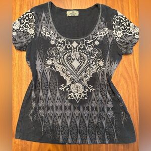 Vanilla Sugar Graphic Fitted Gray and Black Tee